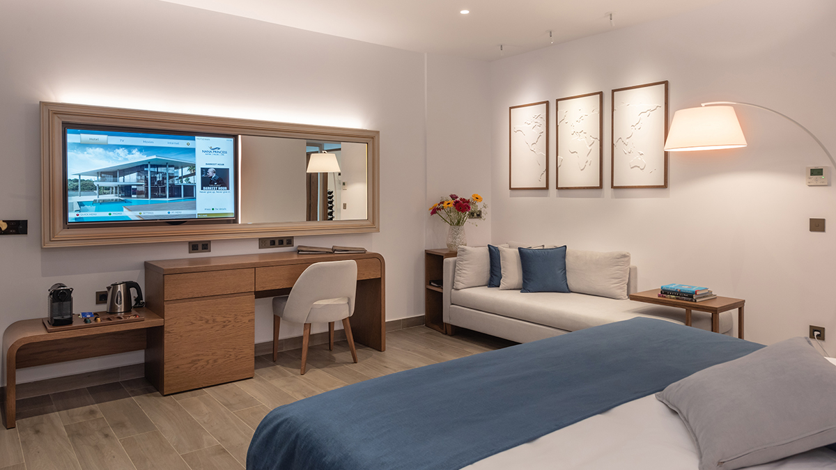 Premium Energy Suite Sea View with private heated pool, SoulSauna or gym